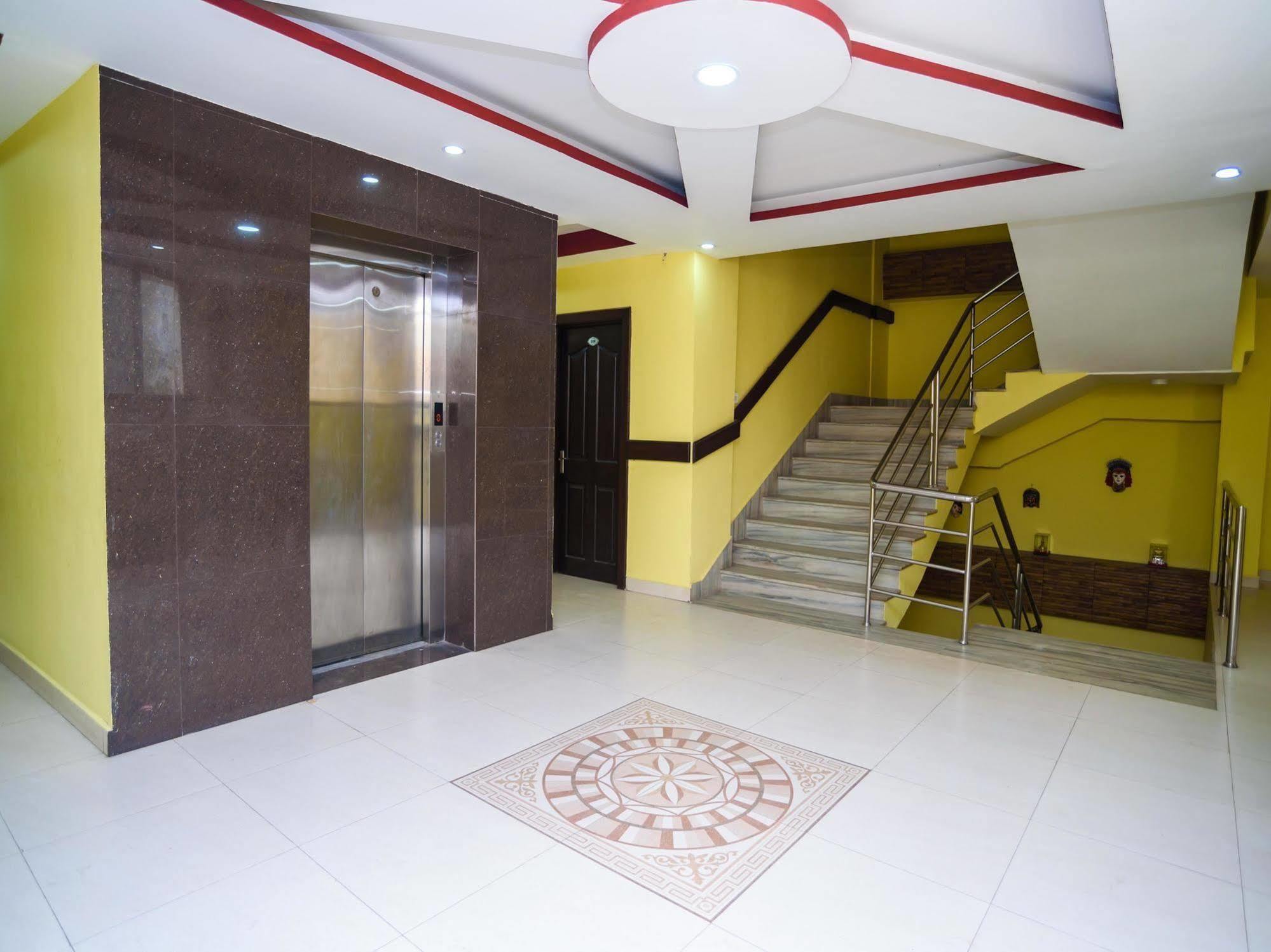Oyo 105 Hotel Travel Inn Katmandu Kültér fotó
